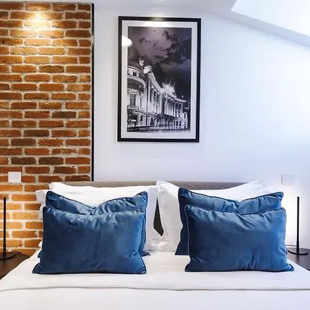 Old Town Snail Design بوخارست