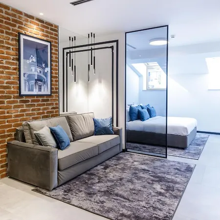 Old Town Snail Design * بوخارست