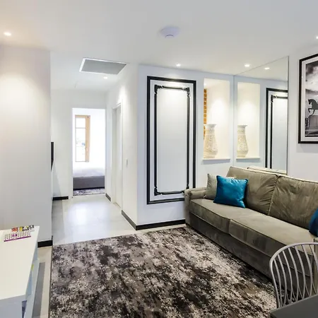 Apartment Old Town Snail Design *