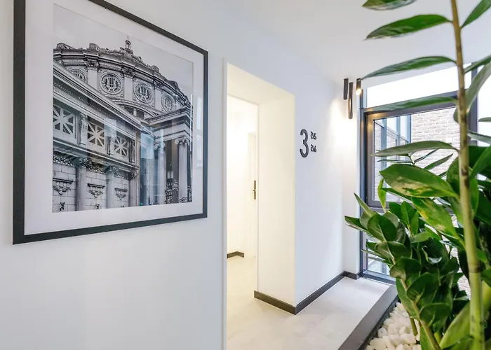 Old Town Snail Design Апартаменты Бухарест