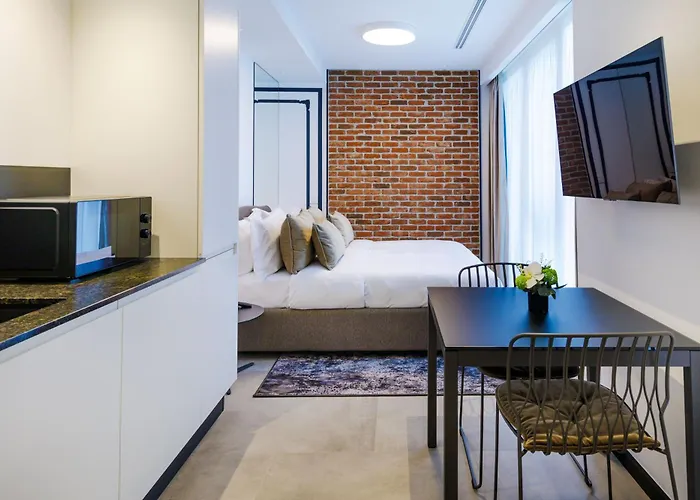 Old Town Snail Design Bucareste