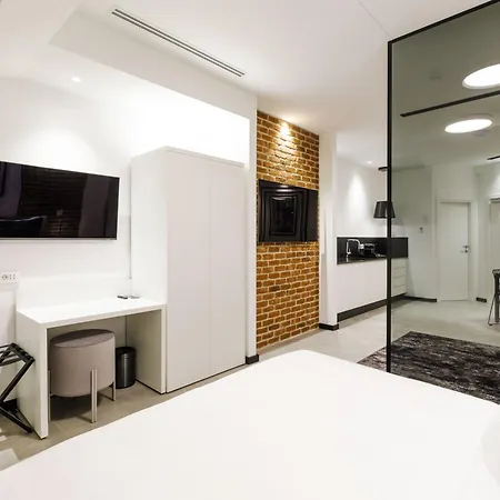 Old Town Snail Design Apartment