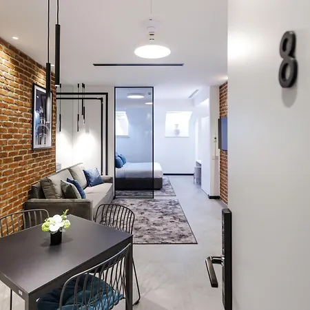 Old Town Snail Design Apartment