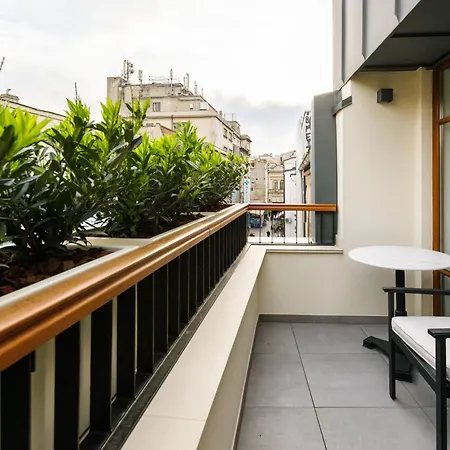Apartment Old Town Snail Design