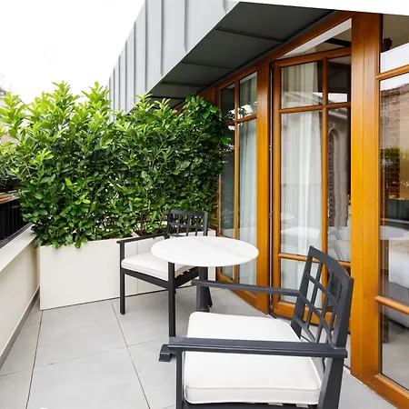 Old Town Snail Design Apartment