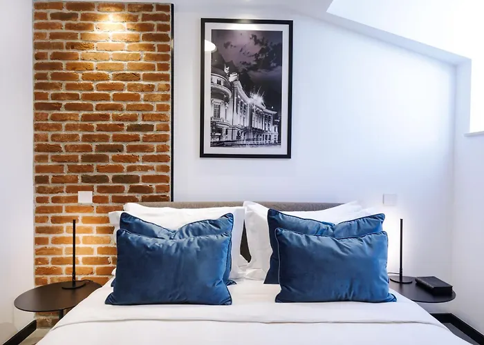 Old Town Snail Design Бухарест