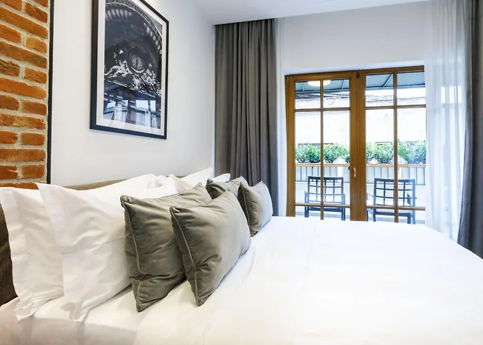 Old Town Snail Design * Бухарест